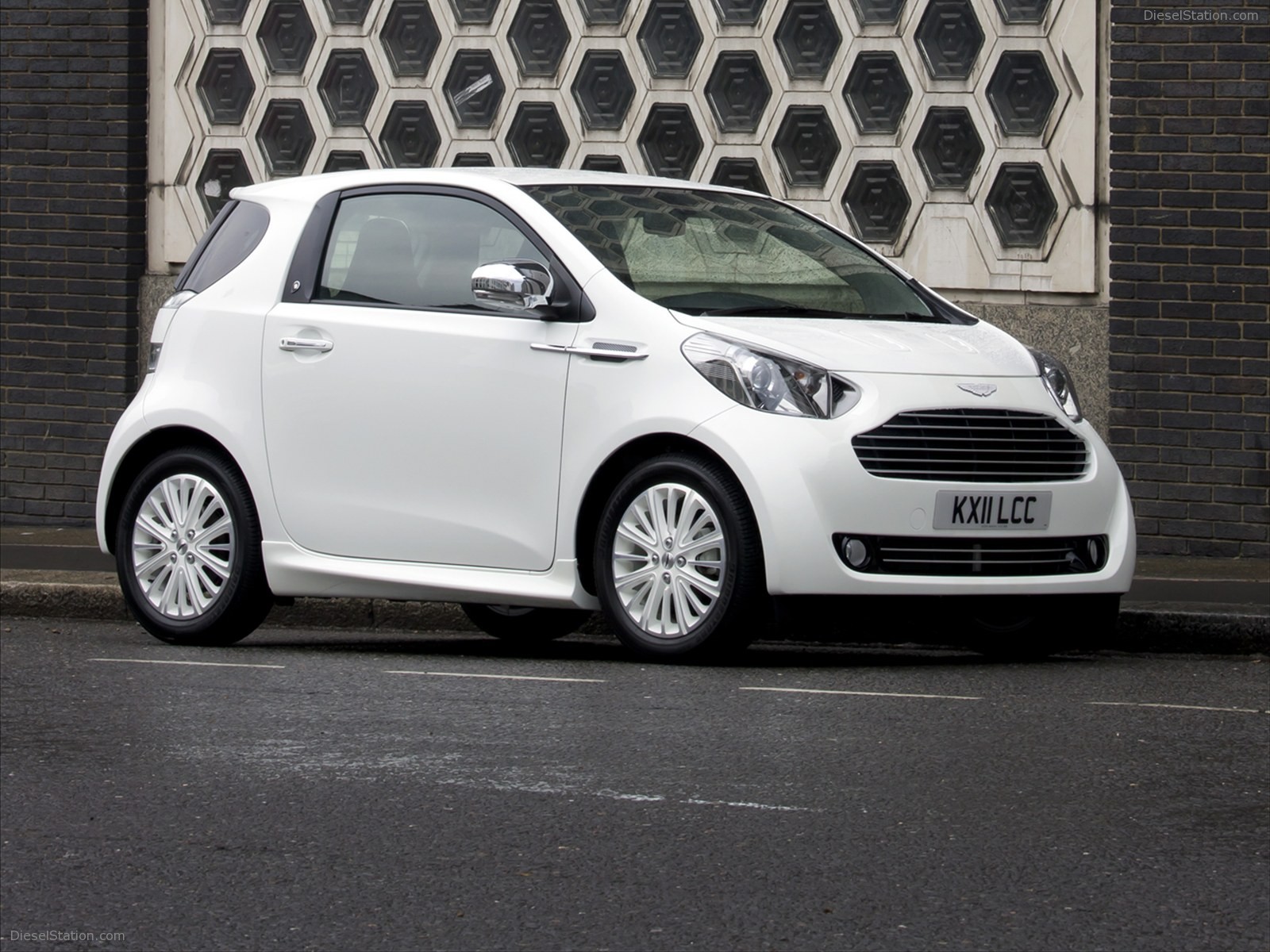 Aston Martin Cygnet Colette 2012